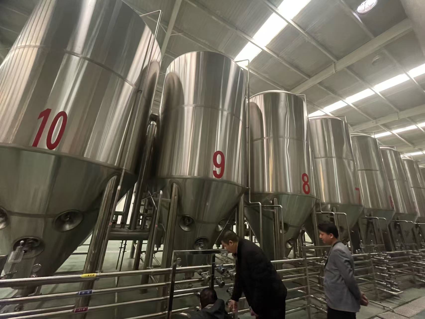 闻喜精酿啤酒设备厂—平面布置、设备设计、制造、调试、培训等一条龙服务